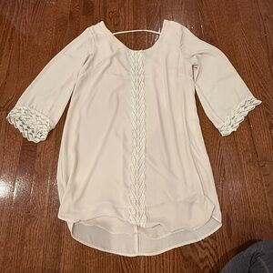 ASTR Elegant Cream Women's dress with Lace Detail